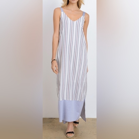 Doe & Rae Blue Gray Beachy Stripe Sleeveless Maxi Dress Size Medium - Picture 1 of 9